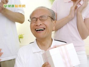 腸癌晚期轉移肝肺　他靠中醫溫腸化濁得救